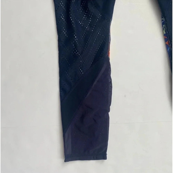 Athleta Womens Leggings Medium Tropical Precision 7/8 Ankle Pant Floral 596935 - Picture 14 of 15